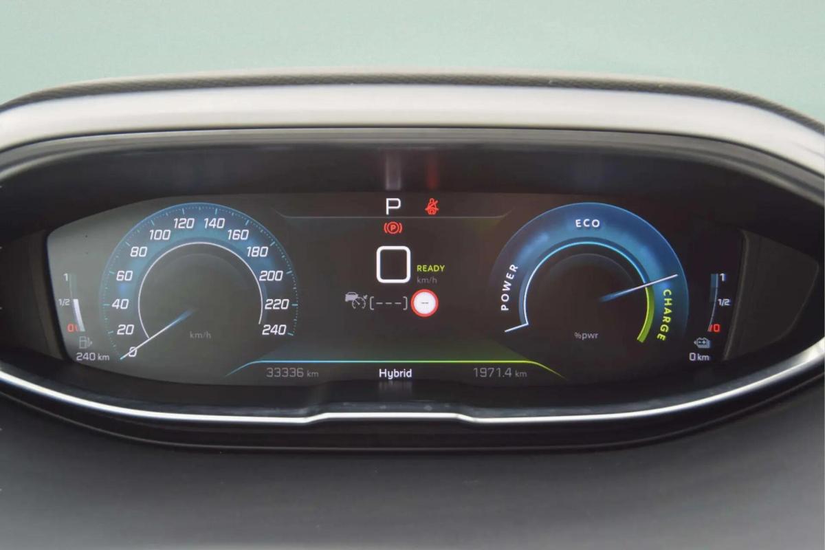peugeot-3008-2023-hibrido-a-gasolina-1598cc