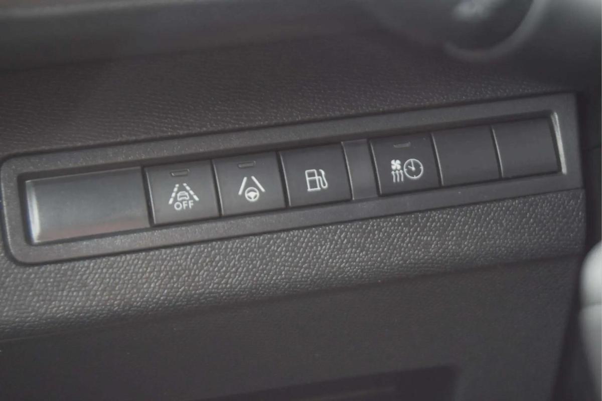 peugeot-3008-2023-hibrido-a-gasolina-1598cc