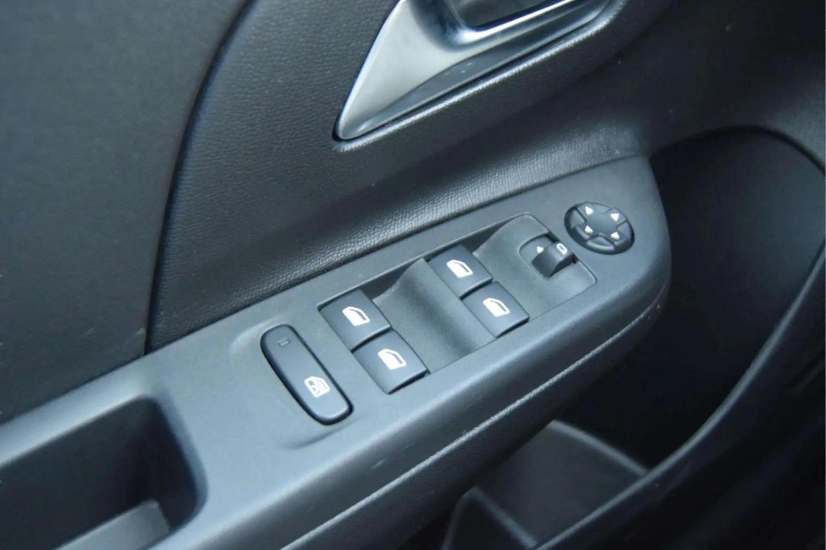 opel-corsa-2024-gasolina-1199cc