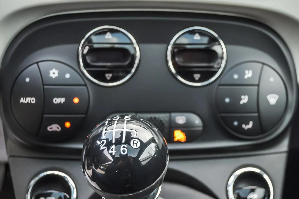 fiat-500c-2023-hibrido-a-gasolina-999cc