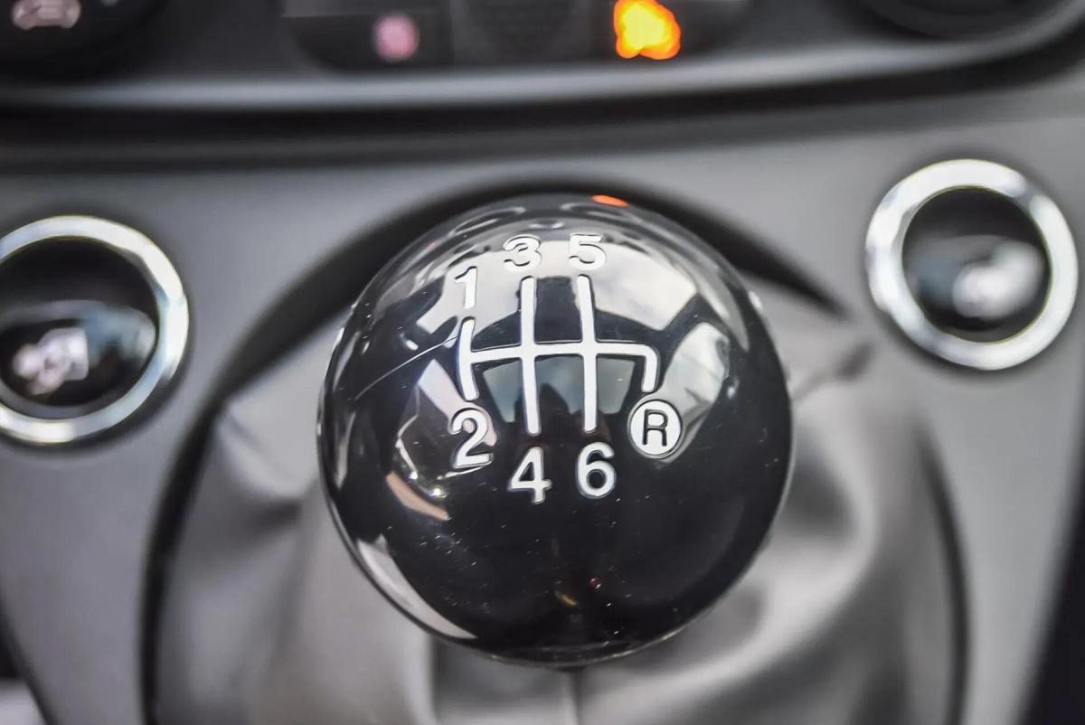 fiat-500c-2023-hibrido-a-gasolina-999cc