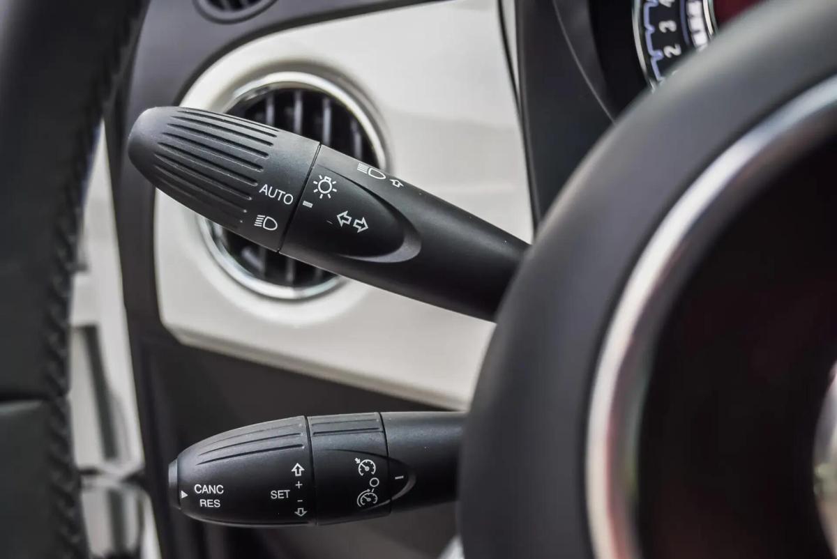 fiat-500c-2023-hibrido-a-gasolina-999cc