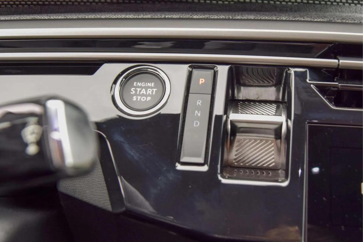 peugeot-e-3008-2025-eletrico-0cc