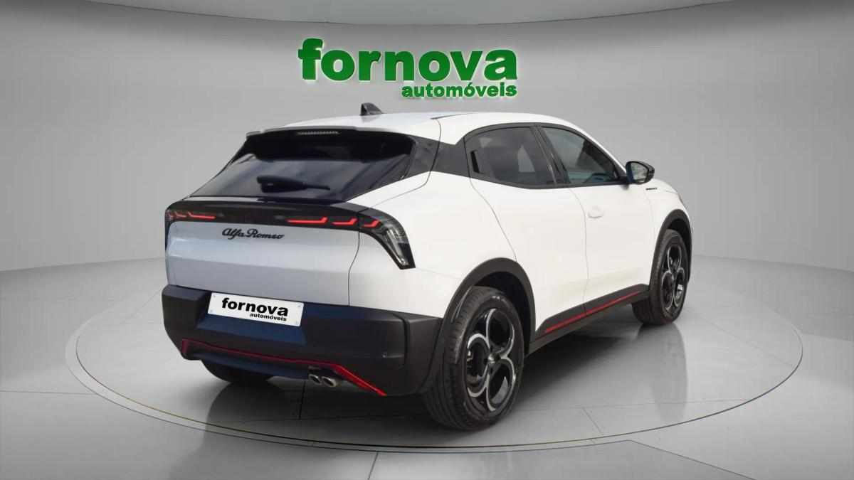 alfa-romeo-junior-ibrida-1-2-q4-edct-2025-gasolina-1199cc