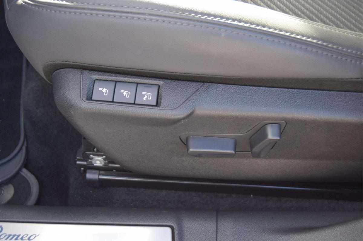 alfa-romeo-junior-ibrida-1-2-q4-edct-2025-gasolina-1199cc