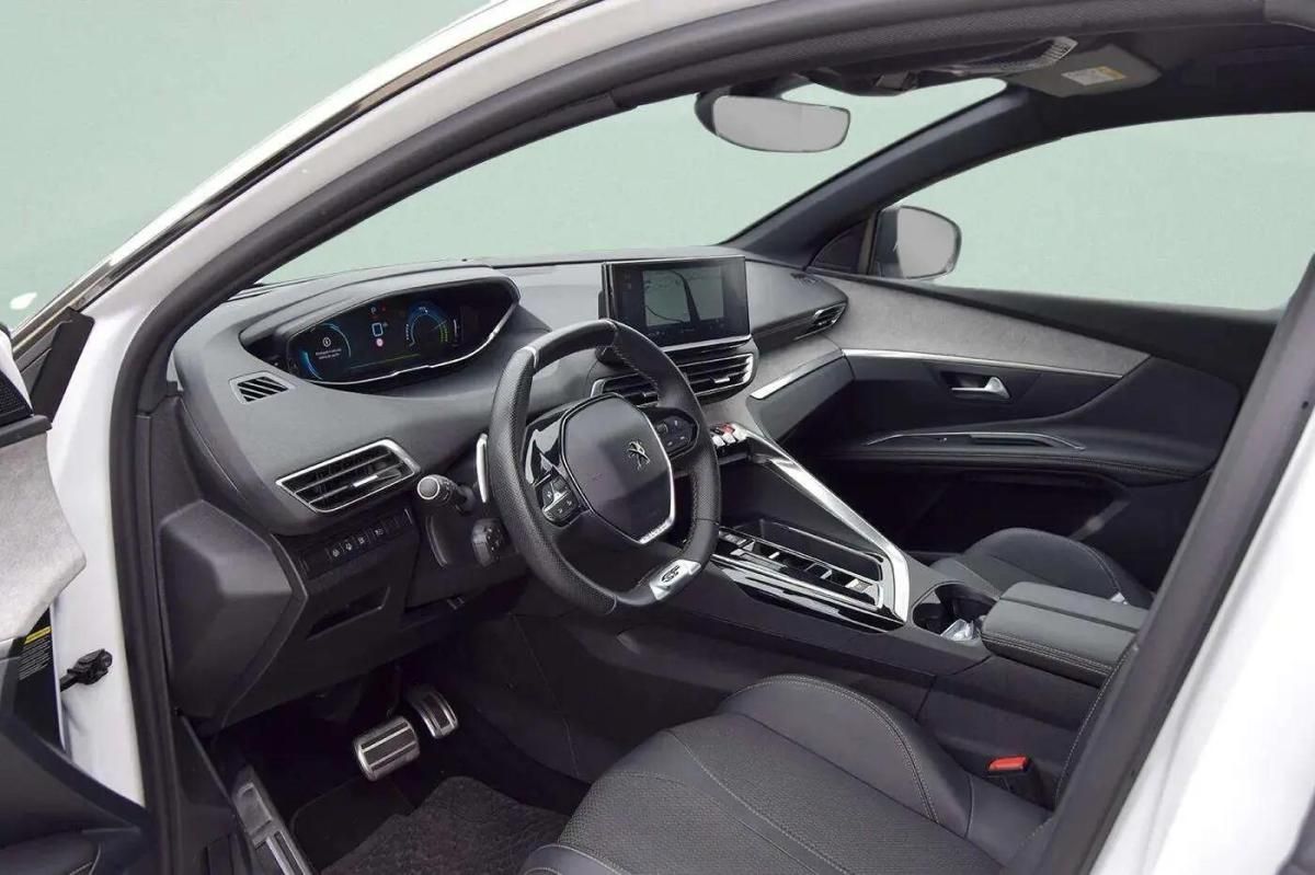 peugeot-3008-2023-hibrido-a-gasolina-1598cc