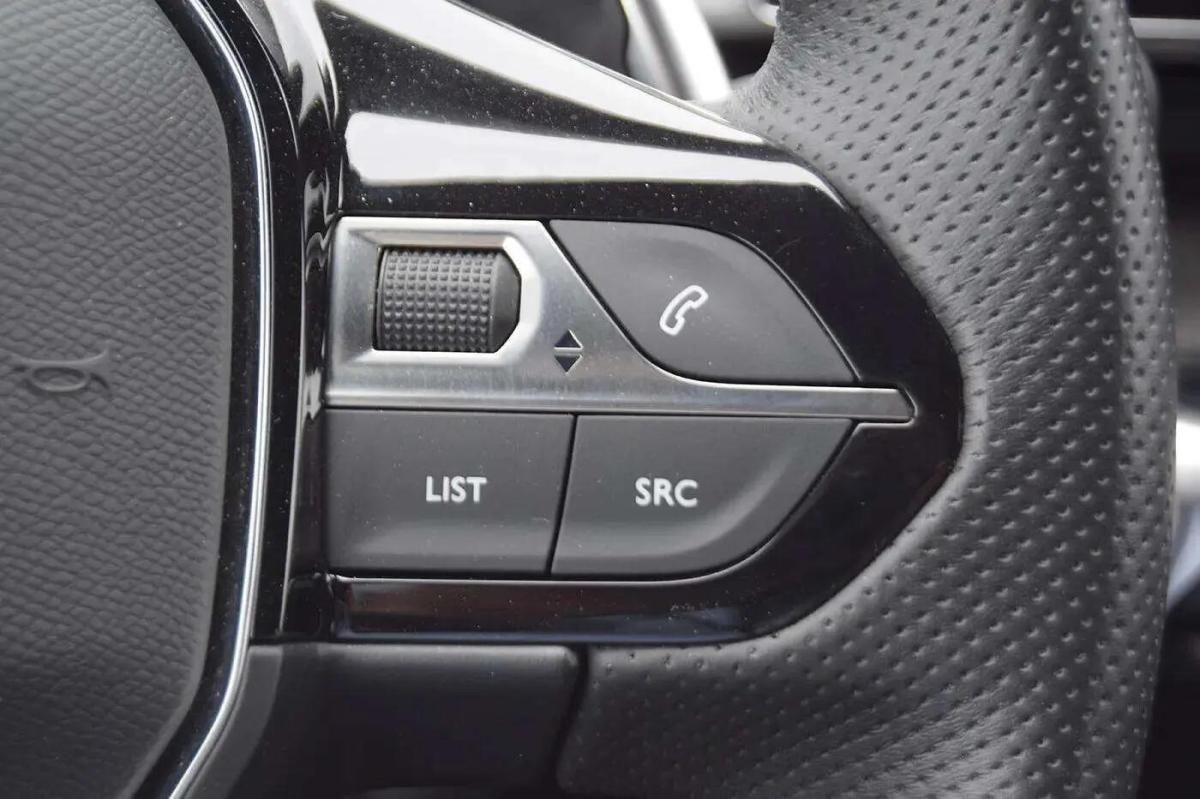 peugeot-3008-2023-hibrido-a-gasolina-1598cc