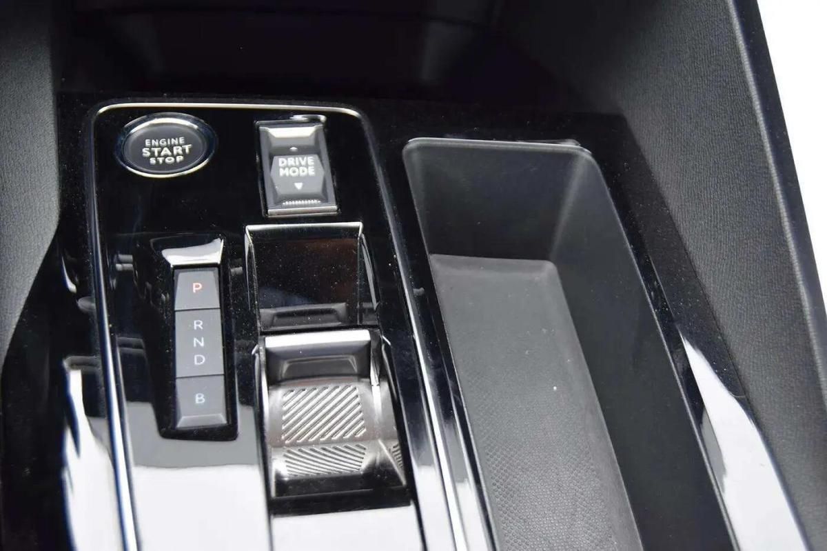 peugeot-3008-2023-hibrido-a-gasolina-1598cc