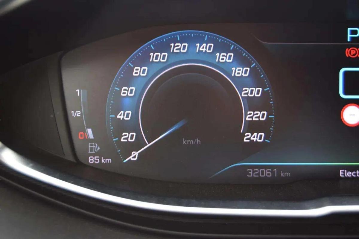 peugeot-3008-2023-hibrido-a-gasolina-1598cc