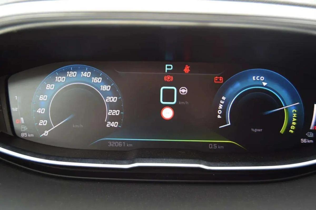 peugeot-3008-2023-hibrido-a-gasolina-1598cc