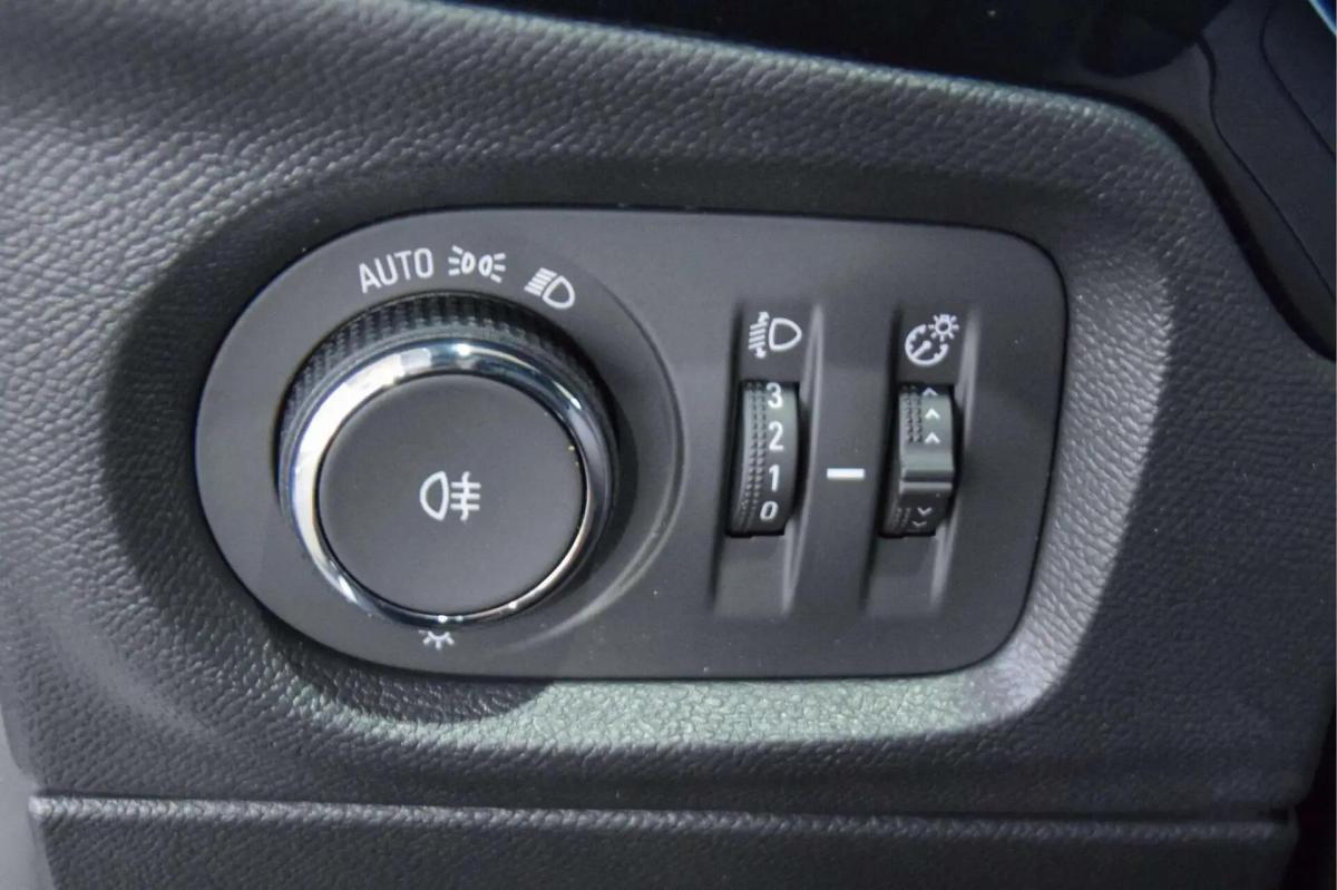 opel-corsa-2025-gasolina-1199cc