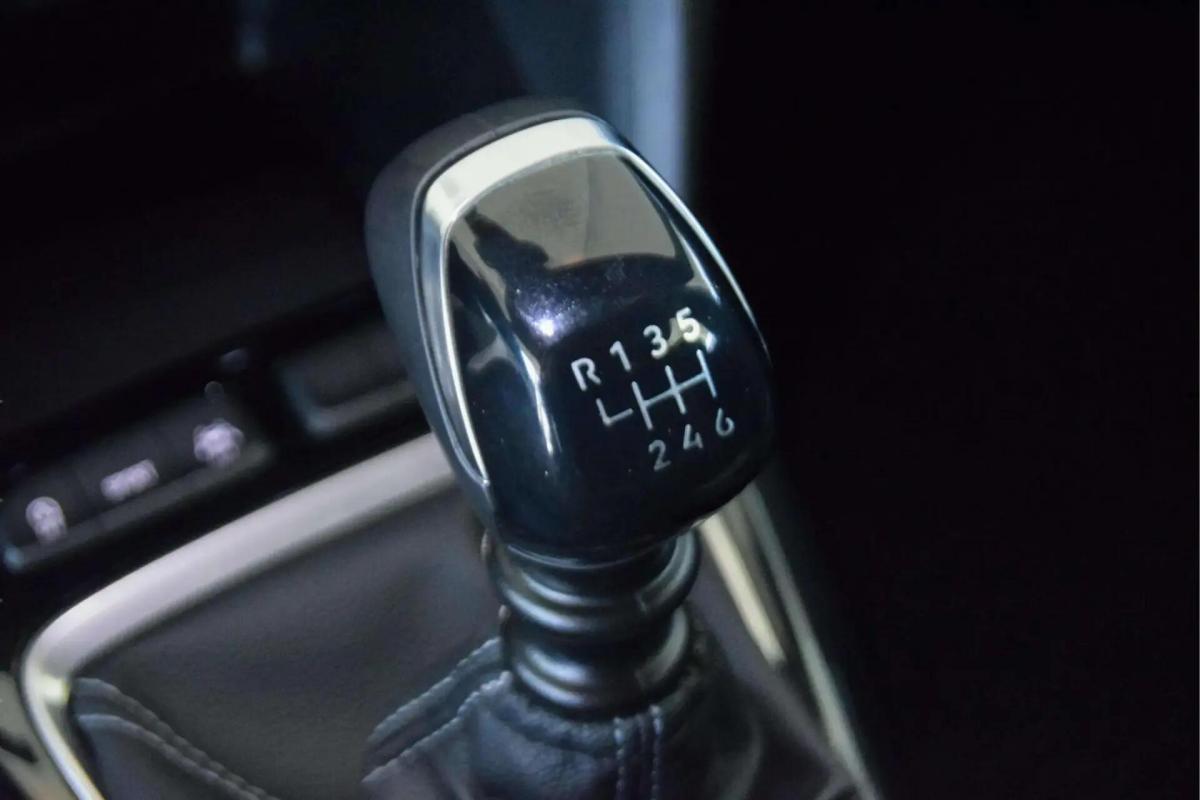 opel-corsa-2025-gasolina-1199cc