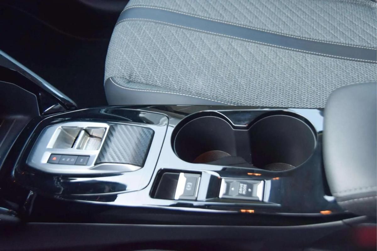 peugeot-208-2025-gasolina-1199cc