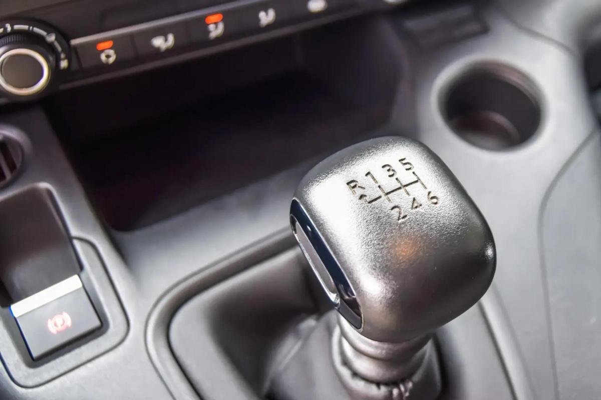 peugeot-partner-2023-diesel-1499cc
