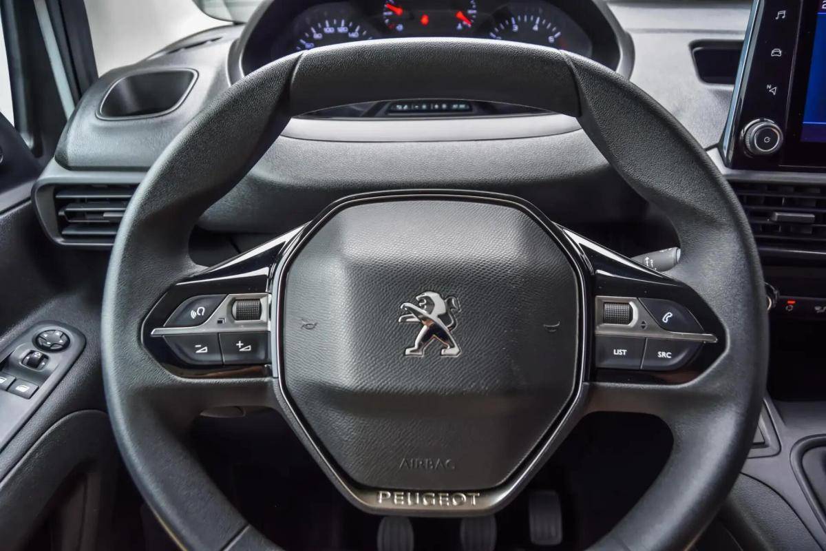 peugeot-partner-2023-diesel-1499cc