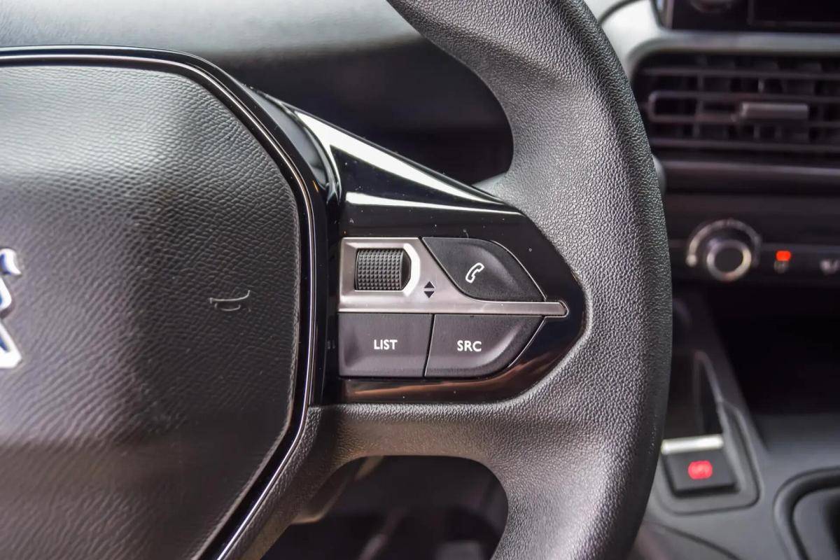 peugeot-partner-2023-diesel-1499cc