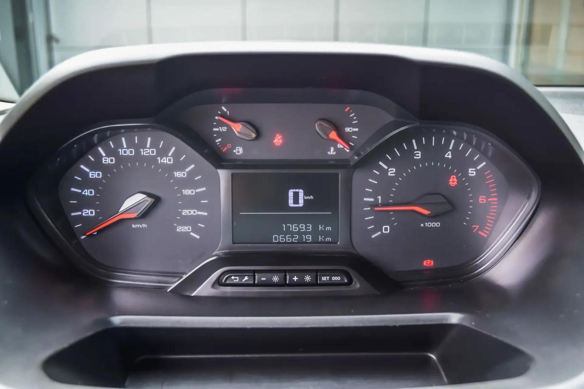 peugeot-partner-2023-diesel-1499cc