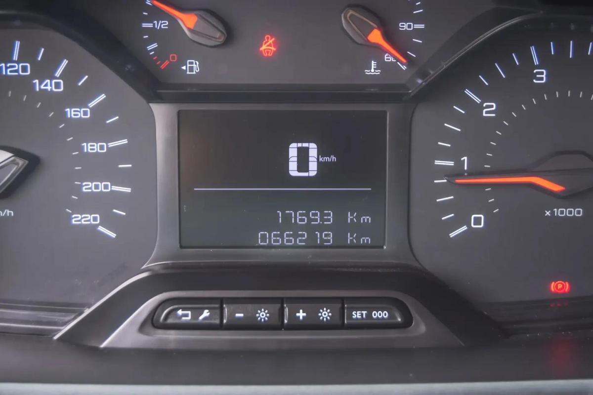 peugeot-partner-2023-diesel-1499cc