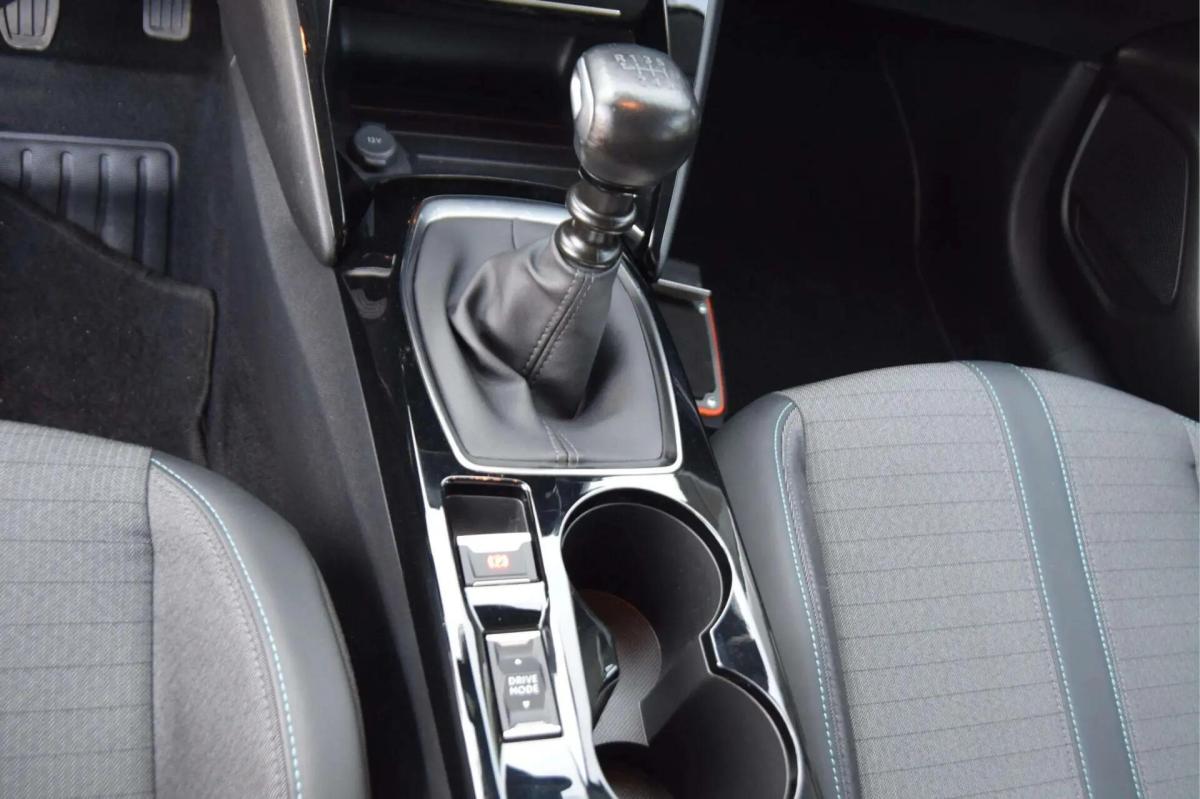 peugeot-208-2023-gasolina-1199cc