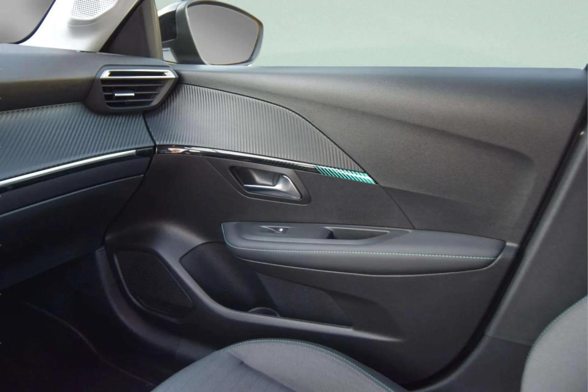 peugeot-208-2023-gasolina-1199cc