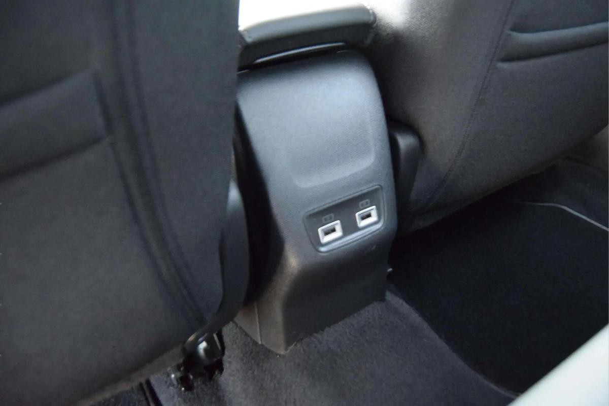 peugeot-208-2023-gasolina-1199cc
