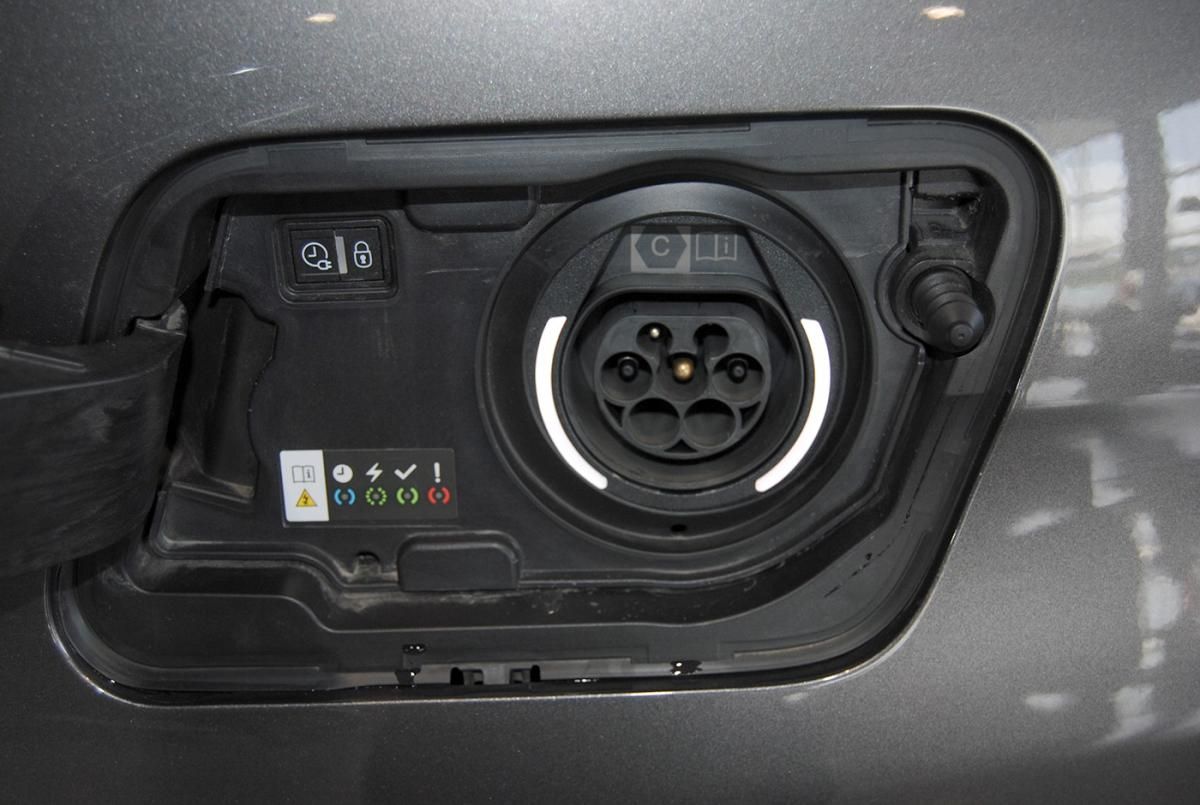 peugeot-3008-2023-gasolina-1598cc