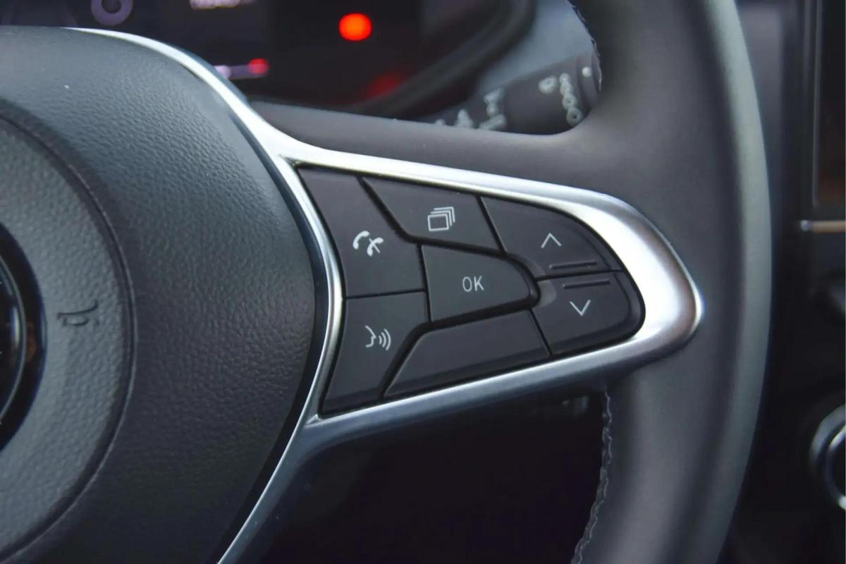 mitsubishi-colt-2024-gasolina-999cc