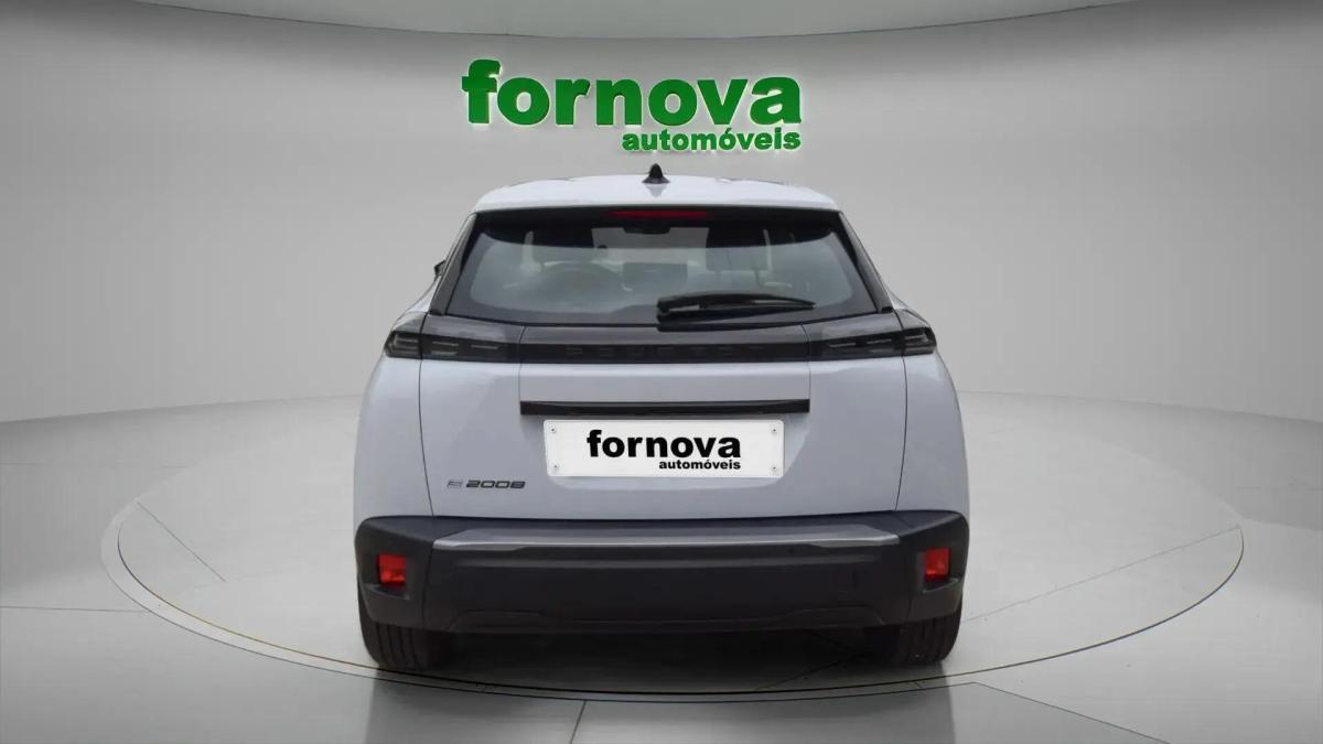 peugeot-e-2008-2024-eletrico-0cc