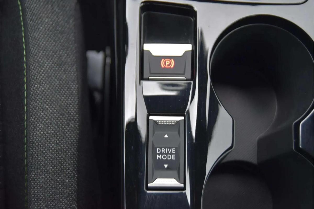 peugeot-e-2008-2024-eletrico-0cc