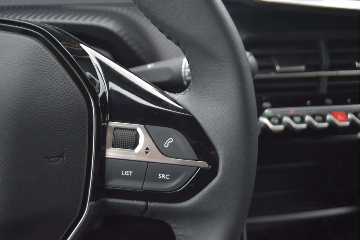 peugeot-e-2008-2024-eletrico-0cc