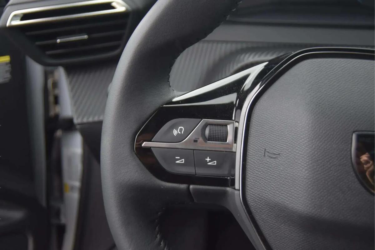 peugeot-e-2008-2024-eletrico-0cc