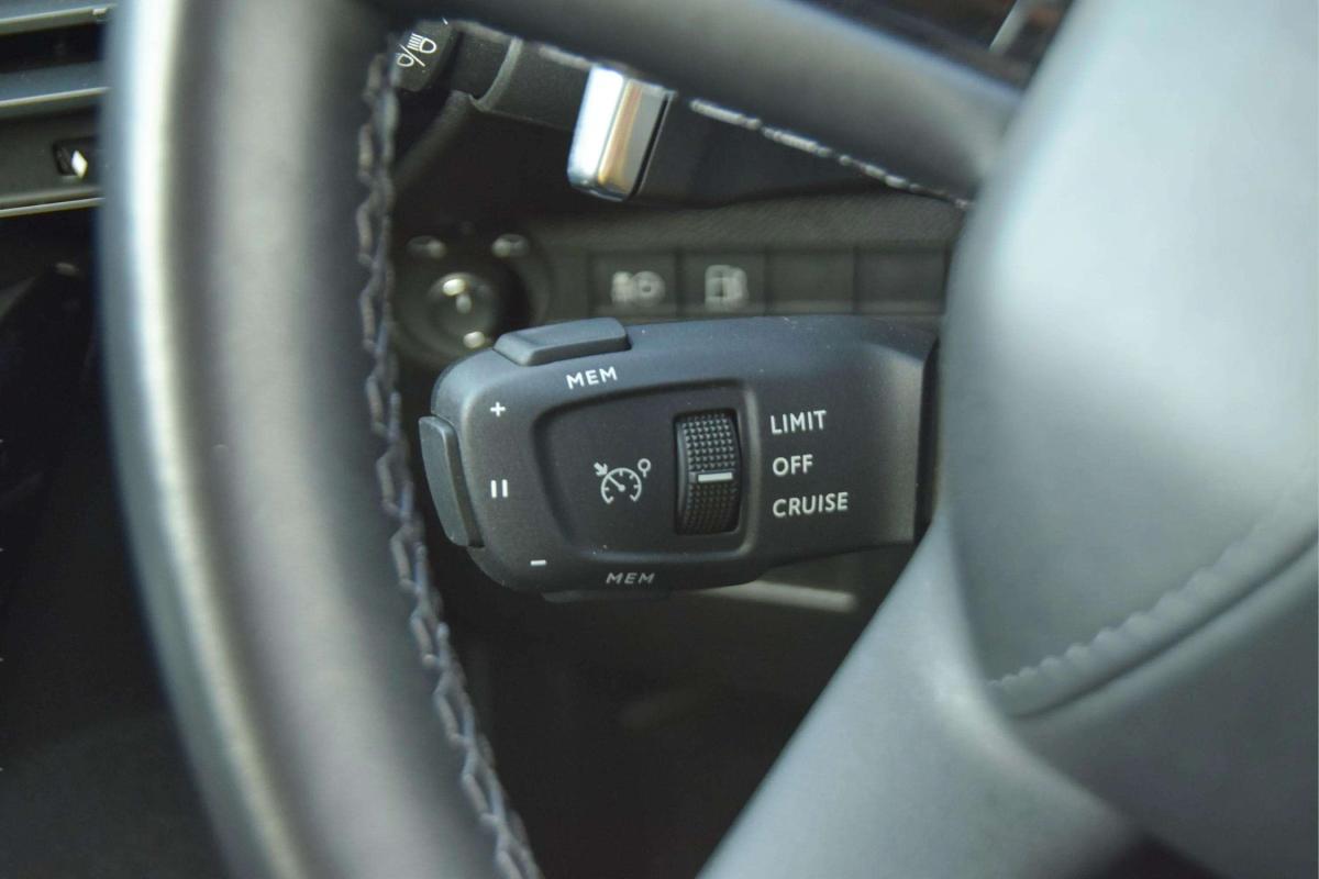 ds-ds-7-crossback-2023-hibrido-a-gasolina-1598cc