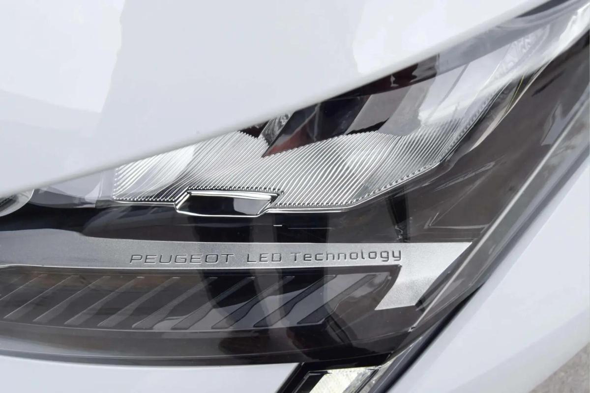 peugeot-308-sw-2025-hibrido-a-gasolina-1200cc