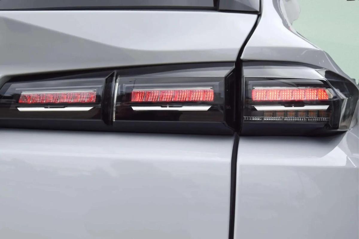 peugeot-308-sw-2025-hibrido-a-gasolina-1200cc