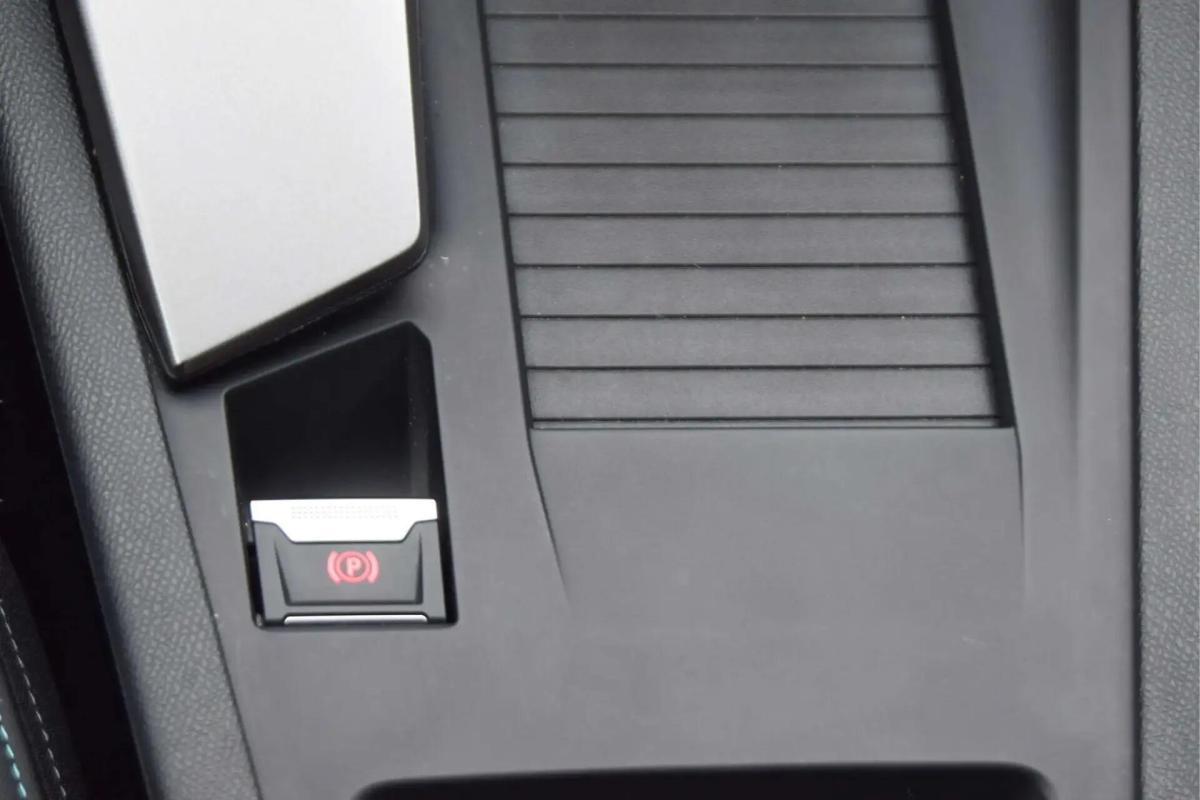 peugeot-308-sw-2025-hibrido-a-gasolina-1200cc