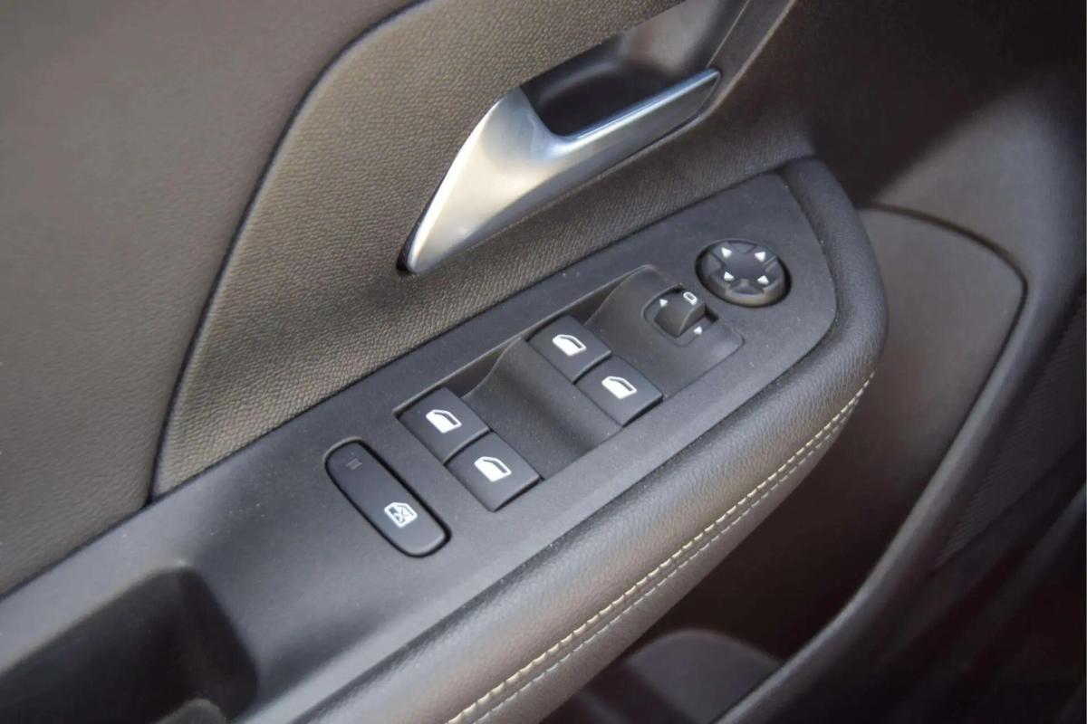 opel-mokka-2025-gasolina-1199cc