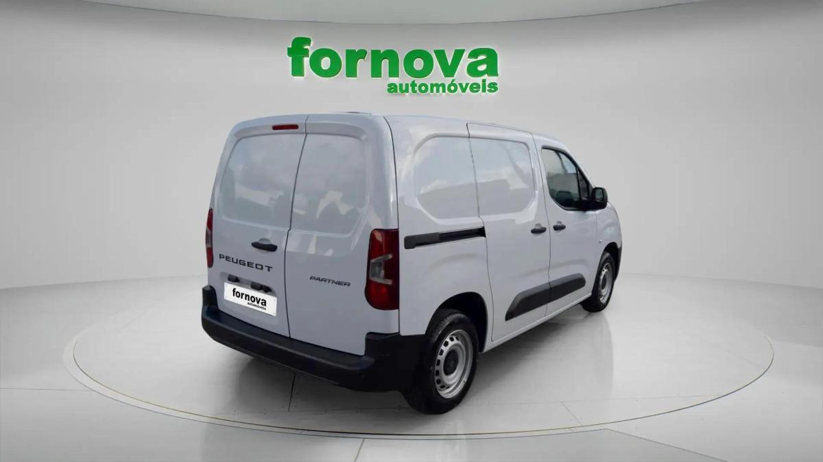 peugeot-partner-2025-diesel-1499cc