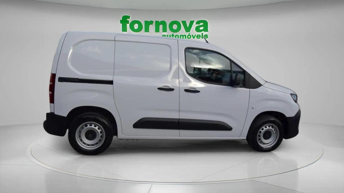 peugeot-partner-2025-diesel-1499cc