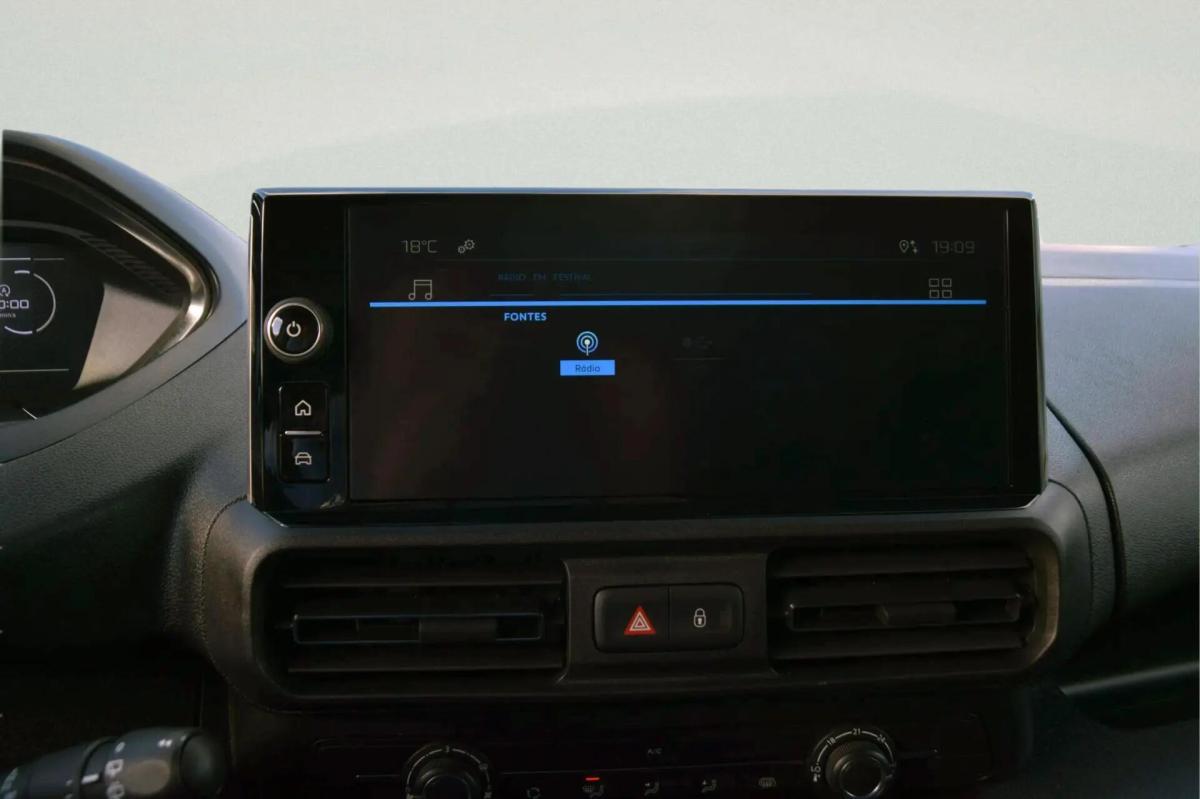peugeot-partner-2025-diesel-1499cc