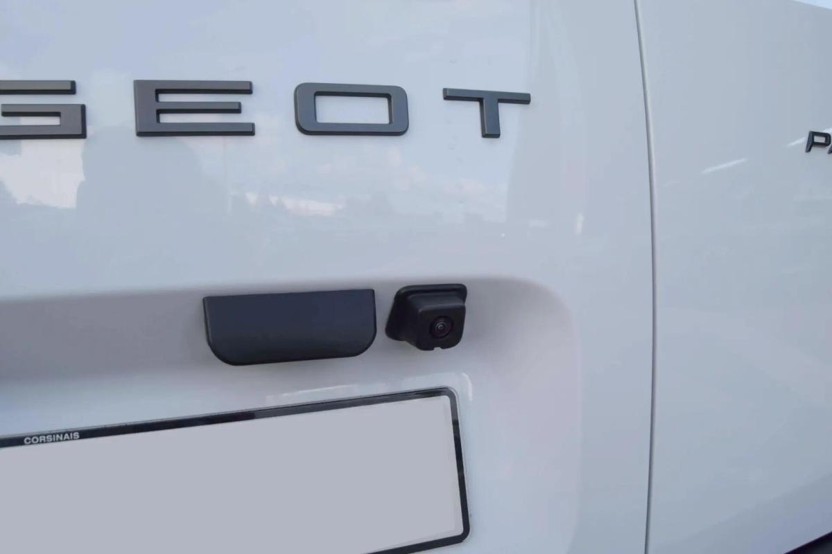 peugeot-partner-2025-diesel-1499cc