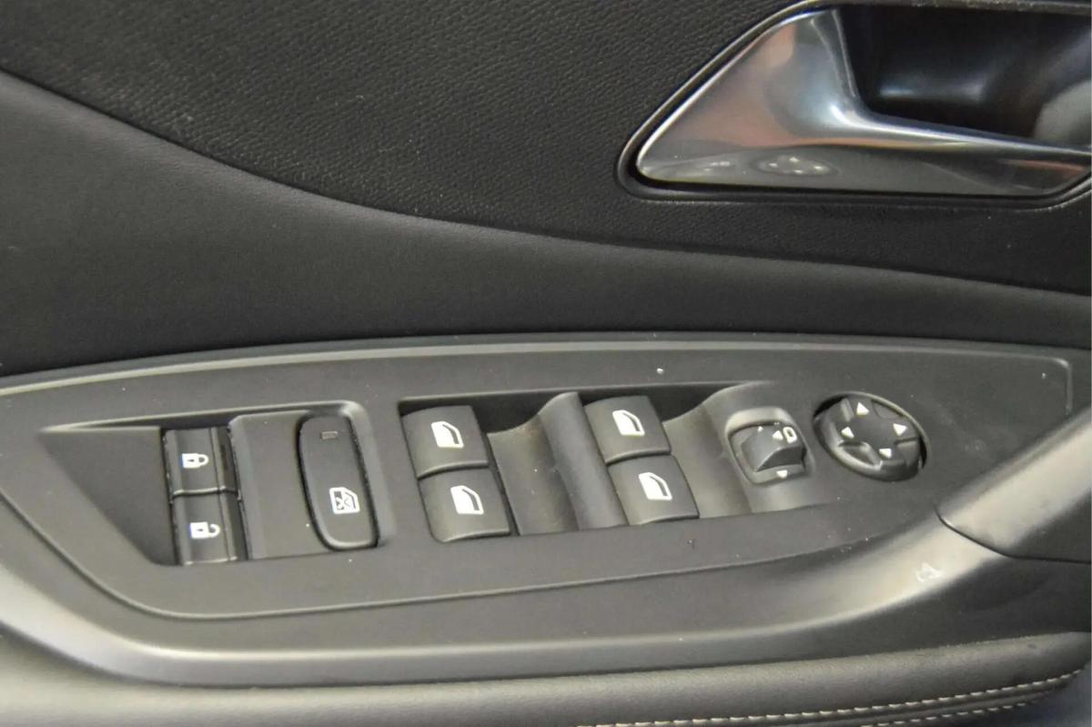 peugeot-308-2024-gasolina-1199cc