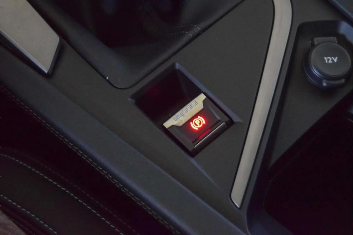 peugeot-308-2024-gasolina-1199cc