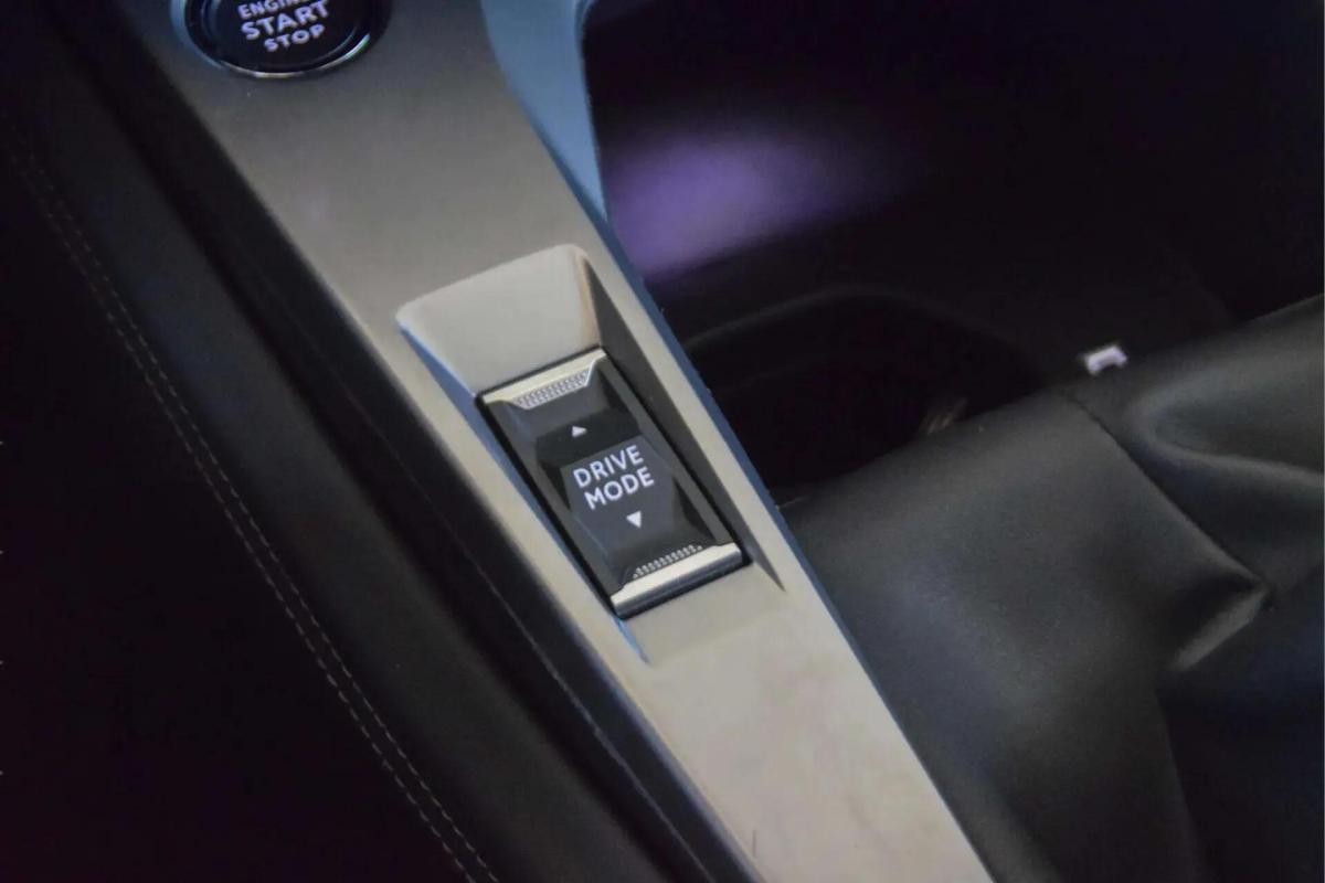 peugeot-308-2024-gasolina-1199cc