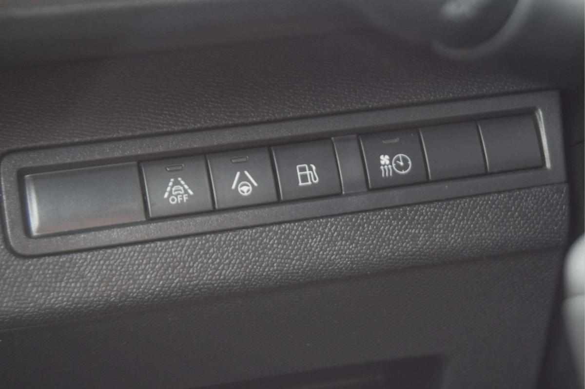 peugeot-3008-1-6-hybrid-11-8-kwh-2023-gasolina-1598cc