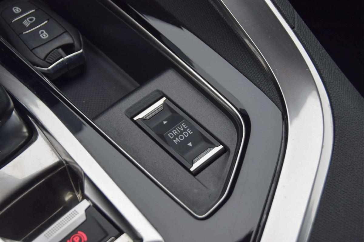 peugeot-3008-1-6-hybrid-11-8-kwh-2023-gasolina-1598cc