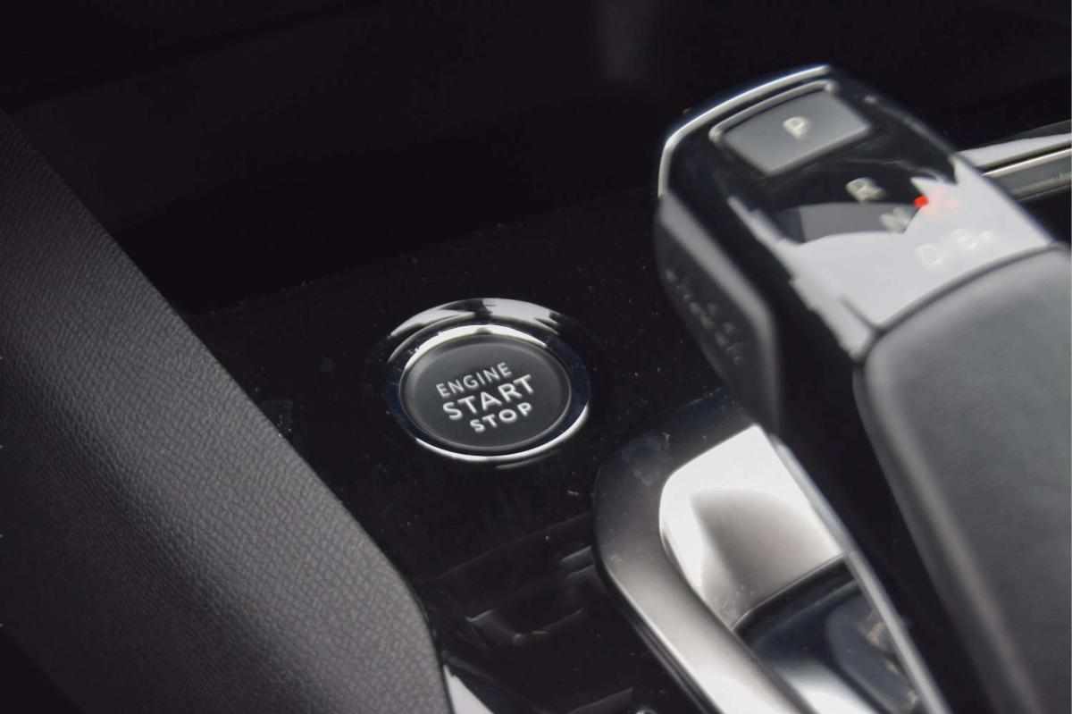 peugeot-3008-1-6-hybrid-11-8-kwh-2023-gasolina-1598cc