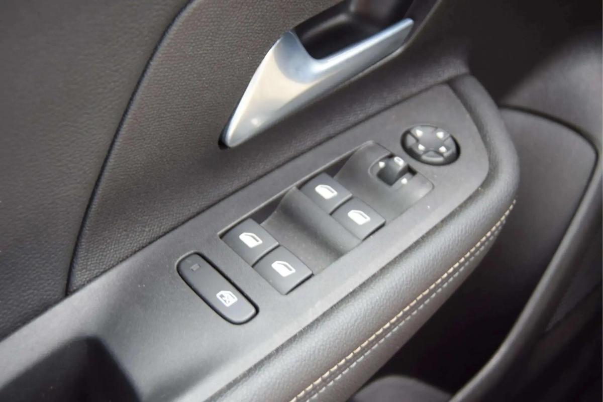 opel-mokka-2025-gasolina-1199cc