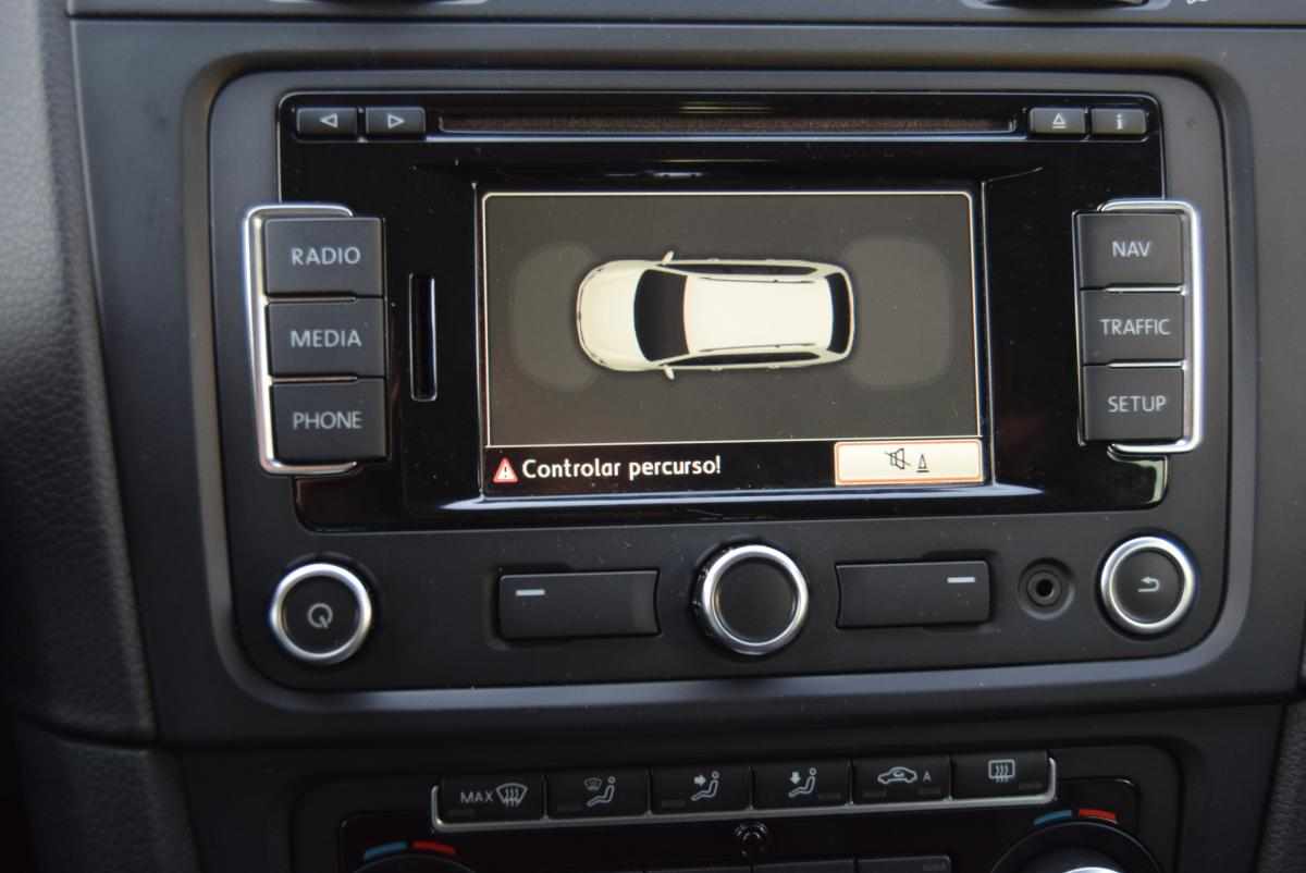 volkswagen-golf-variant-2012-diesel-1968cc