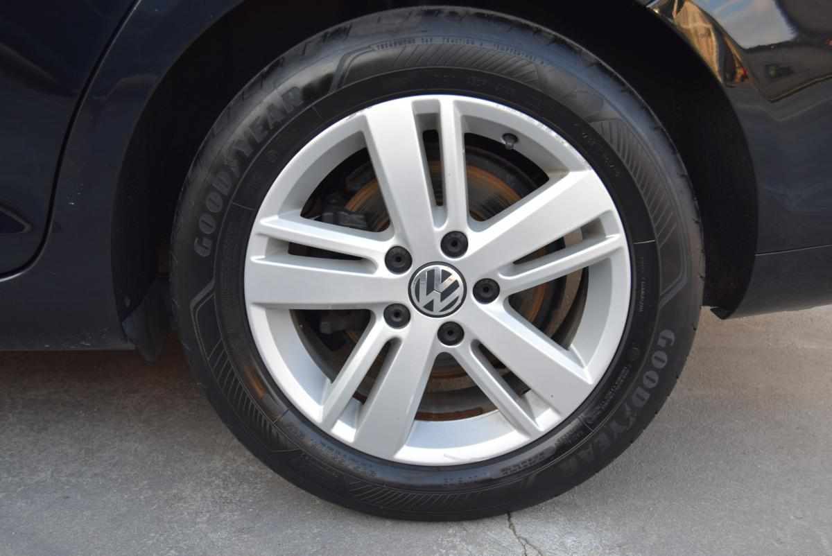 volkswagen-golf-variant-2012-diesel-1968cc