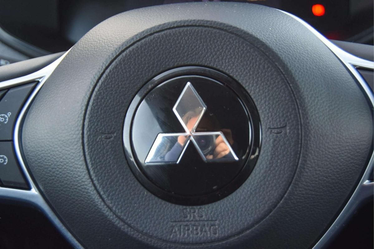 mitsubishi-colt-2024-gasolina-999cc